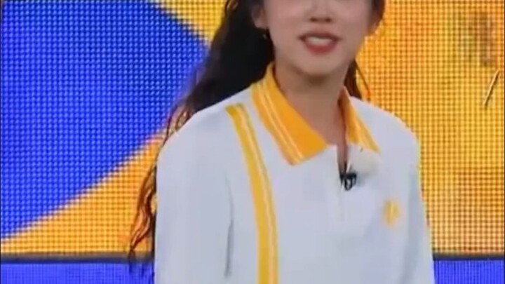 Song Yaqi takes advantage of the fact that no one can understand her and does whatever she wants at 