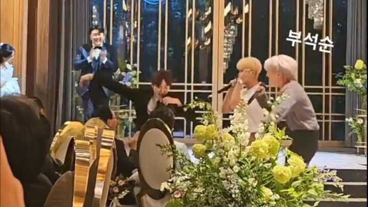 *คนอื่นๆ ที่อยู่ข้างล่าง: คู่หูของนาย! คู่หูของนาย!