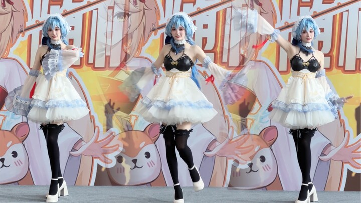 Standing there, I look like a little figurine.
