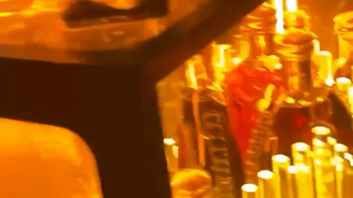 Bar's Full-Screen Video Voiceover