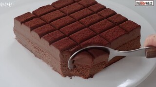 A Cozy Winter Dessert: Creamy Chocolate Cake That Melts in Your Mouth