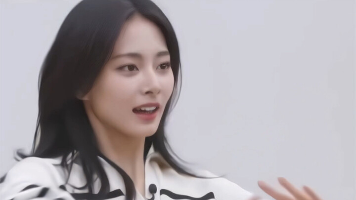 Yang ngerti pasti tahu, ada kecantikan berwibawa ala bintang wanita Hong Kong era abad lalu…