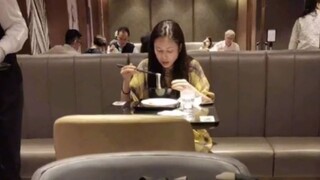 Li Ruotong membantu netizen membantah rumor online