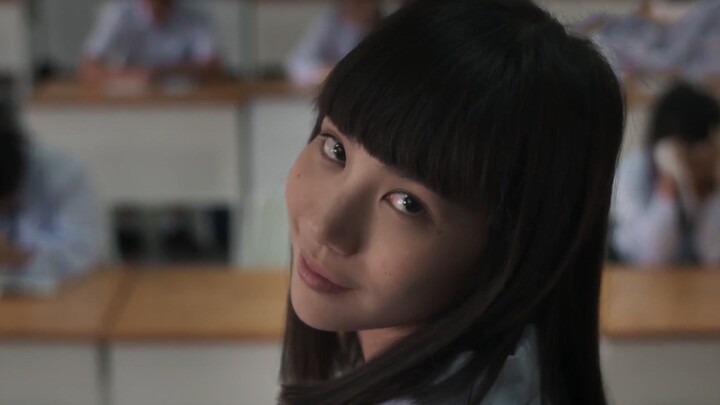 A beautiful girl is assaulted by her classmates, unaware that she possesses an immortal body—“The Fo