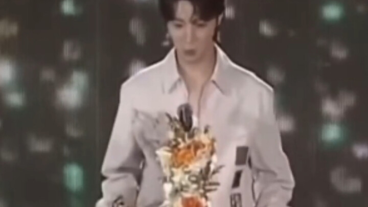 มุกความสูงของบอยแบนด์ที่ดูเท่าไหร่ก็ยังขำ🤣