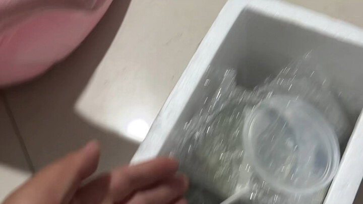 Tôi đã thức trắng bao nhiêu đêm, thậm chí còn dậy lúc nửa đêm để cho nó ăn, vậy mà cuối cùng tất cả 