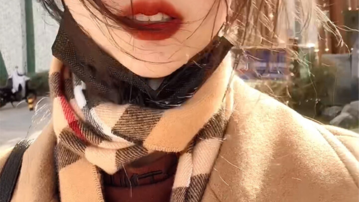 Siapa yang tiba-tiba nangis sambil nyalain kamera depan...