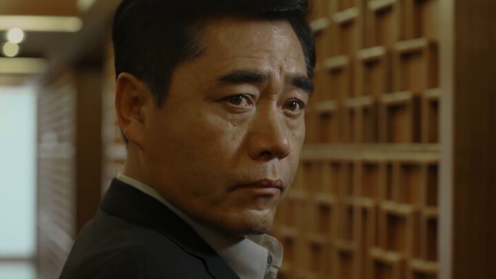 What would be the consequences if the director sacrificed himself here?