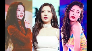 RED VELVET JOY LOOKING AMAZING FOR 5:06 MINUTES