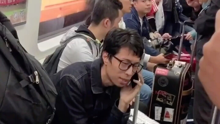 รถไฟฟ้าโชว์ภาษาอังกฤษสุดเหวี่ยง