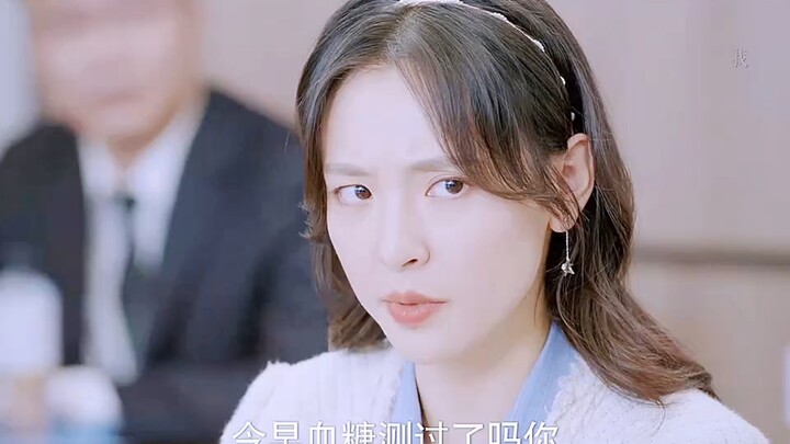 مرحبًا 2024.. مَن كان يظن أن أكثر شخص يخشاه الجد الرئيس هو حفيدته المدلّلة؟