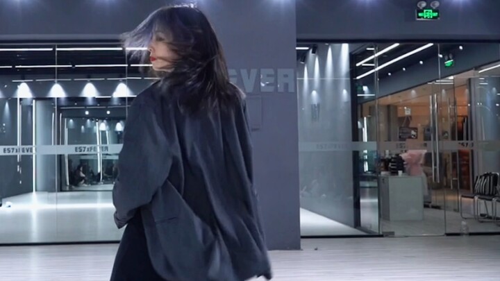 [Fanfan Twinkle] Đúng như mong đợi từ main dancer đầu tiên của thế hệ thứ 4, điệu nhảy này thực sự k