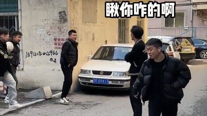 أخي الكبير، أين اشتريت السماعات؟