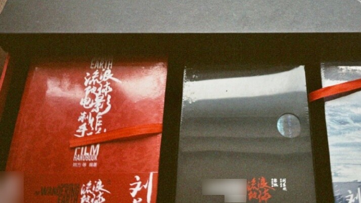 The signed Blu-ray disc of The Wandering Earth was lost, Guo Fan personally replied and sent a new o