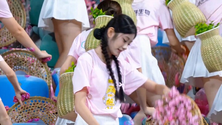 Meizhou cheerleading squad’s C‑position farewell performance on May 16 (Who would have thought that 