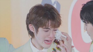 【maxnat】مايتي فعلاً تُجسّد معنى أن تبكي فجأةً قائلةً "وااا"، أتمنى حقًا أن أقرص خدّيها!