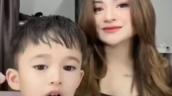 The best nathalie dan sule,walaupun mantan,tp ttp no.1 kan anak