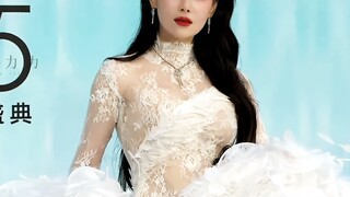 这是真艳压全场，白幼瘦在性感美人面前不值一提！