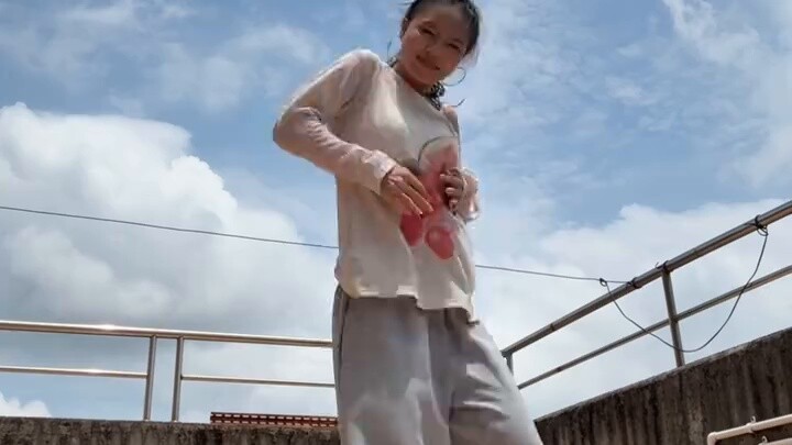 Aku cantik, apa pun yang aku kenakan.