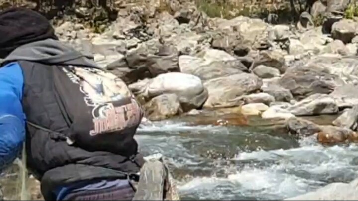cast net fishing in Nepal | himalayan trout fishing with handmade castnet |