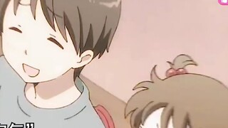 The sister who loves her brother is so cute