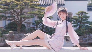 粉粉嫩嫩桃花仙✿要和我一起看花灯吗~