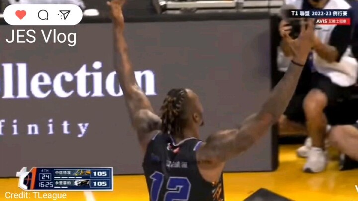 Halimaw ka Dwight Howard. Sa PBA ka nalang.