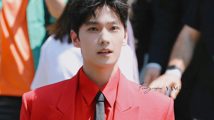 【Yang Yang】Rilisan terbaru saat menghadiri peragaan busana di Milan, seperti pemandangan wisata Tion