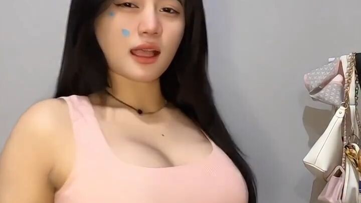 Sukanya yang pink