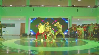 Ha Noi X - Girls  &quot;ĐỐT MẮT&quot; khán giả bằng vũ đạo nóng bỏng tại sân khấu &quot;Hola Showcase&quot;
