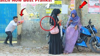 แกล้งตลกที่ดีที่สุดเกี่ยวกับปฏิกิริยาของสาว ๆ Best Of Pranks สาธารณะ