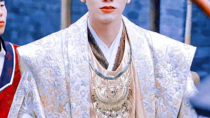 “Tujuh kultus tak sejalan, sampai bertemu lagi di dunia persilatan.”