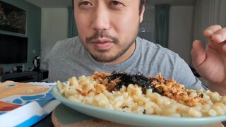 ASMR EATING SOUNDS - KOREAN STYLE MACARONI SOUP & CREATING PAPER ART