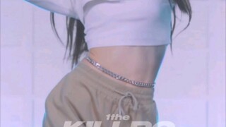 Holy shit! Is this figure real?! My eyes are glued to her waist!