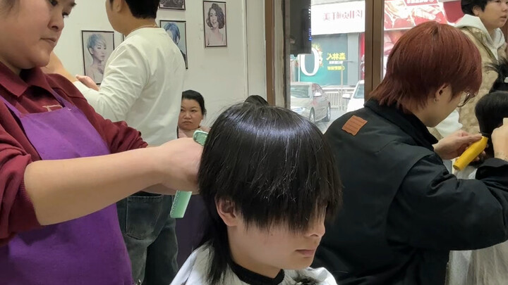 Let you walk out of this barbershop with a smile