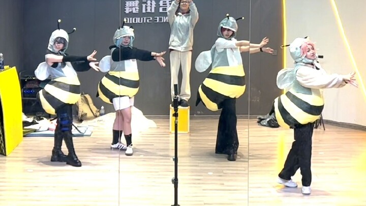 [Crazy: B’s Helter-Spider] It seems something strange has slipped into Crazy: B—both the studio vers