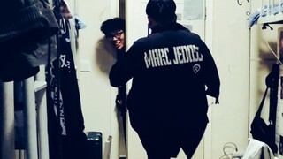 Giờ thì thực sự thành ra đi cửa rồi...