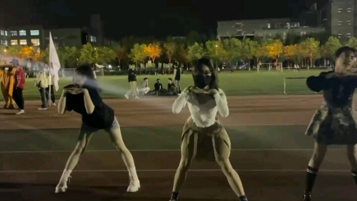 北京理工大学 扬沙大风中随机翻跳love dive