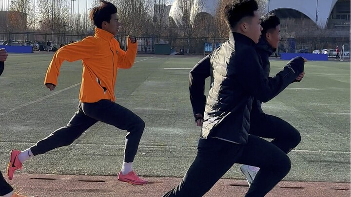 Bertahan sebentar lagi, nanti semua yang kamu inginkan akan diberikan oleh waktu