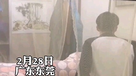 Cháu trai 18 tuổi dịp nghỉ không quản đêm khuya thế nào cũng đến phòng bà trò chuyện một lúc, cư dân