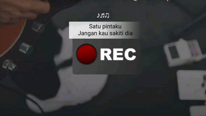 Jangan kau sakiti dia🙂