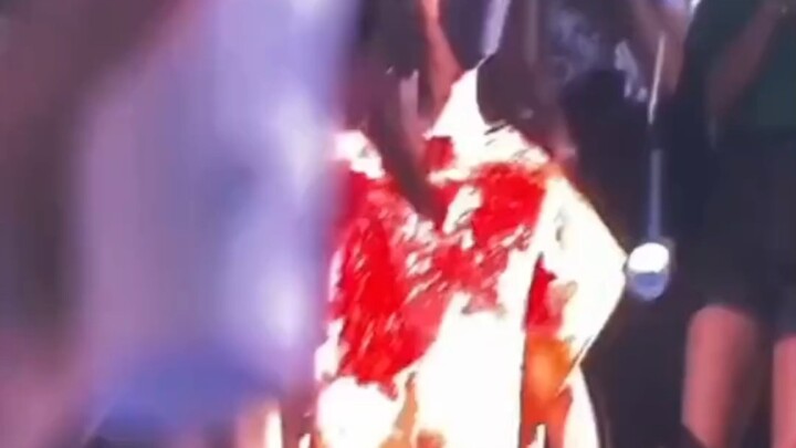The second person learned the dance of the pizza-covered carat [seventeen]