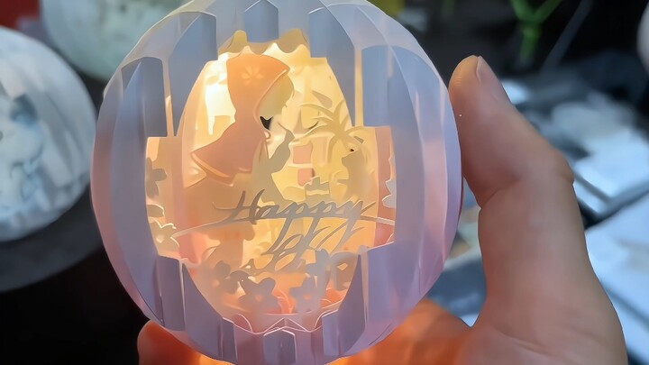 “Dengan hubungan kita, nggak berlebihan kan kalau kamu melipatnya sendiri dan kasih ke aku?”