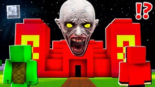 How JJ and MIKEY BROKE inside The Shy Guy PYRAMID at 3:00 am ? - in Minecraft Maizen