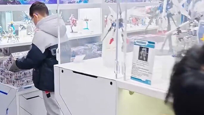 Challenge: How many Gundams can you buy at the Tianjin Gundam Base with 600 yuan?