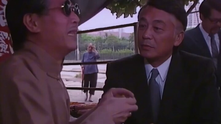 Trong túi tôi không được có quá 500 tệ! Năm xưa, thầy bói tài ba đã cứu một người ăn xin; chẳng ngờ 