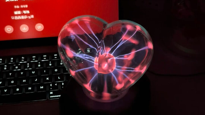 Ai mà không muốn có một chiếc đèn ngủ tĩnh điện hình trái tim cơ chứ?