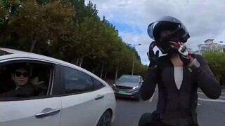 เมื่อออกเดินทาง ตัวตนคือสิ่งที่เราสร้างขึ้นเอง #นักบิดสาว