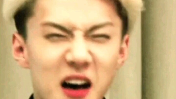 [EXO’s Sehun] On August 19, 2020, Sehun tried to post on Weibo but couldn’t. In a huff, he unfollowe