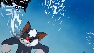 Tom dan Jerry sedang makan koleksi pai